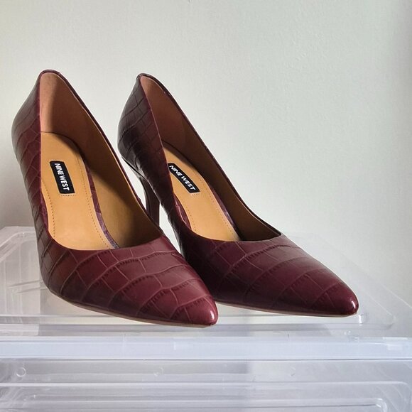 Nine West Burgundy Snake-Embossed Leather, Size 8 1/2 - Picture 11 of 14
